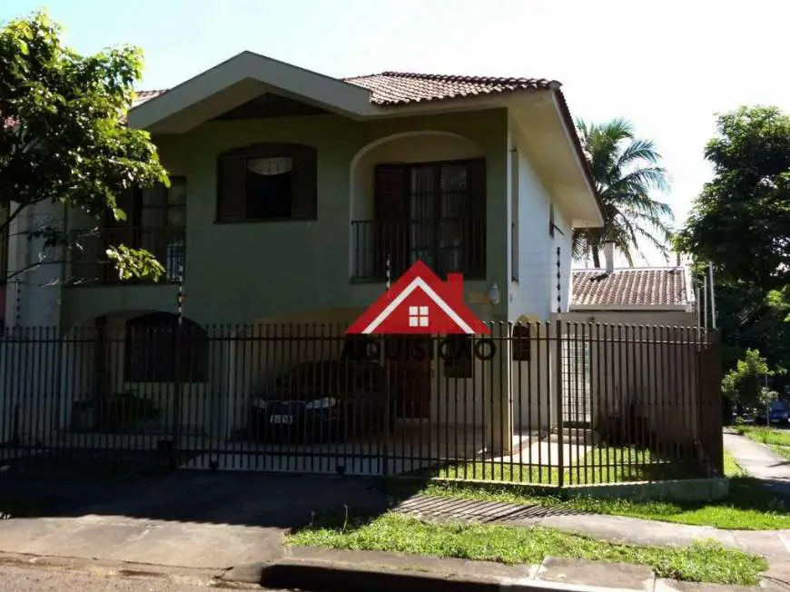 Sobrado com 4 Quartos à Venda, 198 m² por R$ 595.000 Rua São Pedro, 2171 - Zona 07, Maringá - PR