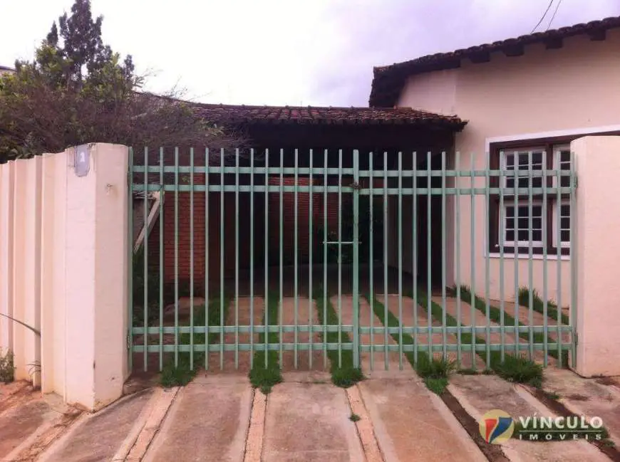 Casa com 3 Quartos à Venda, 171 m² por R$ 420.000 Olinda, Uberaba - MG