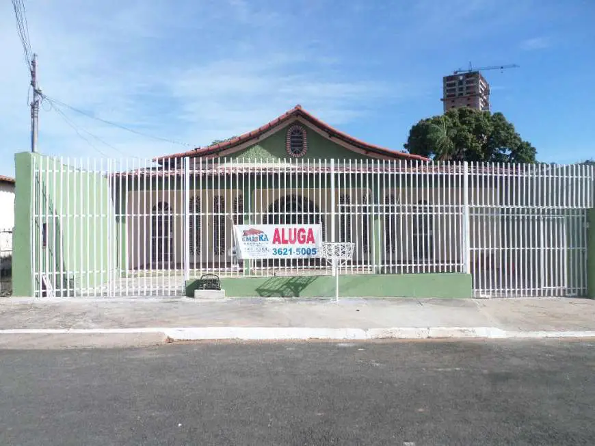 Casa com 3 Quartos para Alugar, 121 m² por R$ 2.300/Mês Avenida Agrícola Paes de Barros - Verdão, Cuiabá - MT