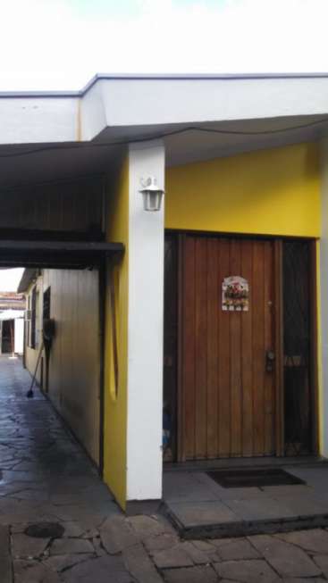 Casa com 3 Quartos à Venda, 291 m² por R$ 550.000 Rua Menezes Paredes, 403 - Nonoai, Porto Alegre - RS