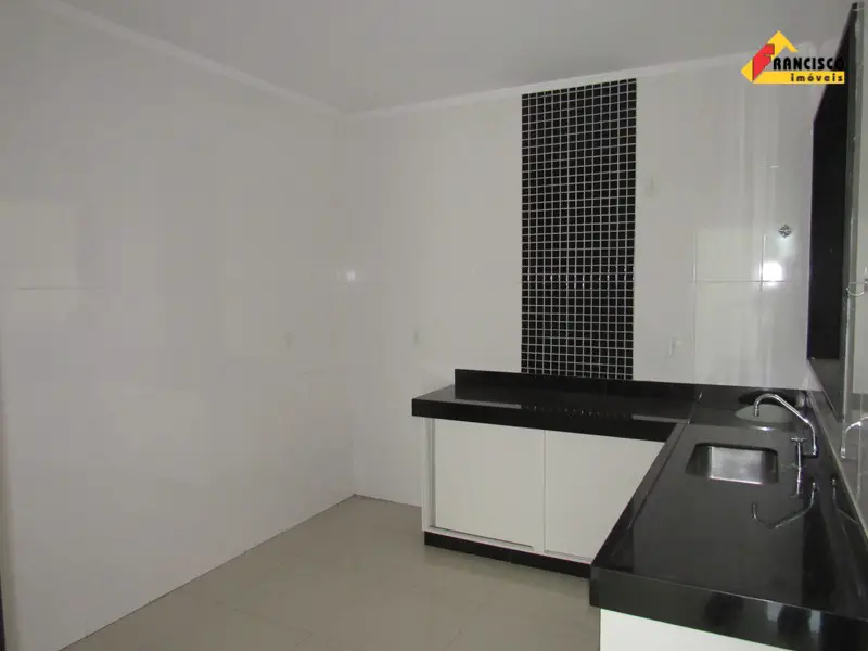 Apartamento com 3 Quartos para Alugar, 90 m² por R$ 800/Mês Rua Turmalina, 163 - Espirito Santo, Divinópolis - MG