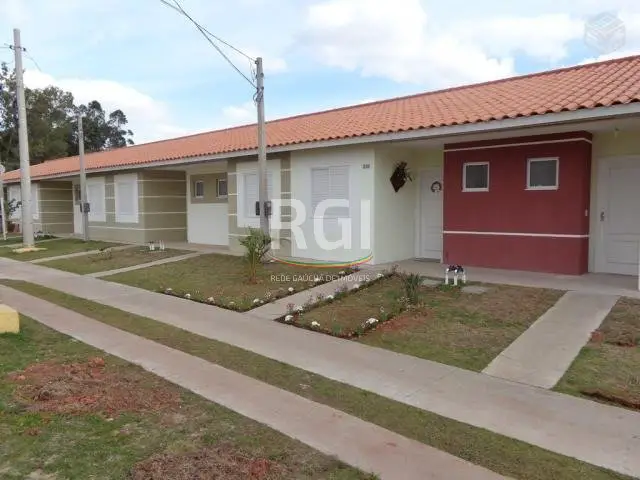 Casa de Condomínio com 3 Quartos à Venda, 51 m² por R$ 220.000 Rua Guarujá, 84 - São José, Canoas - RS