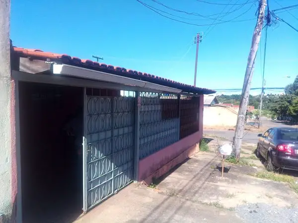 Casa com 3 Quartos à Venda, 130 m² por R$ 280.000 Rua Carijós, 123 - Setor Urias Magalhães, Goiânia - GO
