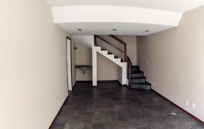 Casa com 3 Quartos para Alugar, 117 m² por R$ 1.099/Mês Rua Aristóteles da Costa Leal, 140 - Piatã, Salvador - BA
