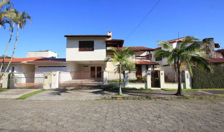 Casa com 4 Quartos para Alugar, 297 m² por R$ 4.650/Mês Santa Mônica, Florianópolis - SC