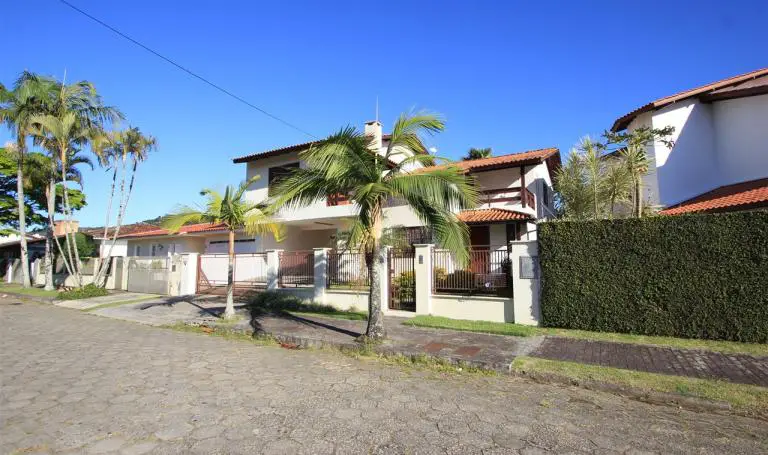Casa com 4 Quartos para Alugar, 297 m² por R$ 4.650/Mês Santa Mônica, Florianópolis - SC