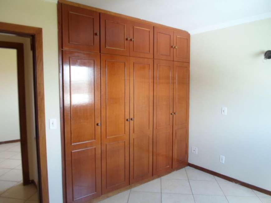 Casa com 2 Quartos para Alugar, 83 m² por R$ 900/Mês Bom Retiro, Uberaba - MG