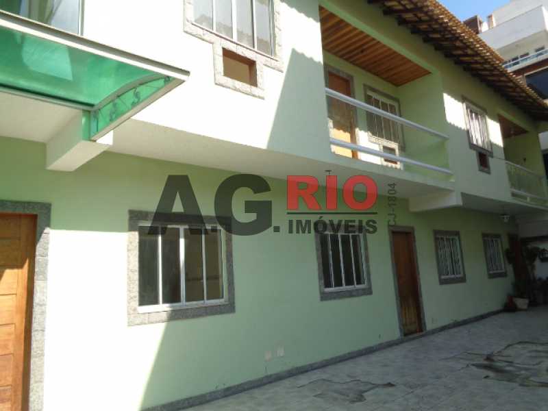 Casa com 2 Quartos para Alugar, 85 m² por R$ 1.800/Mês  Vila Valqueire, Rio de Janeiro - RJ