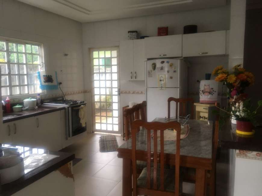 Casa com 3 Quartos para Alugar, 180 m² por R$ 4.000/Mês Aleixo, Manaus - AM