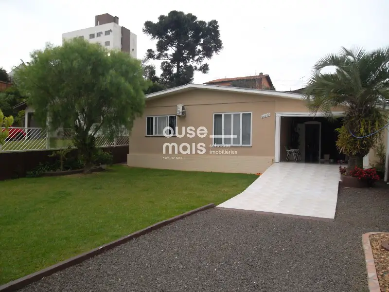 Casa com 3 Quartos à Venda, 179 m² por R$ 700.000 Rua Pedro da Silva Maciel - Jardim Itália, Chapecó - SC