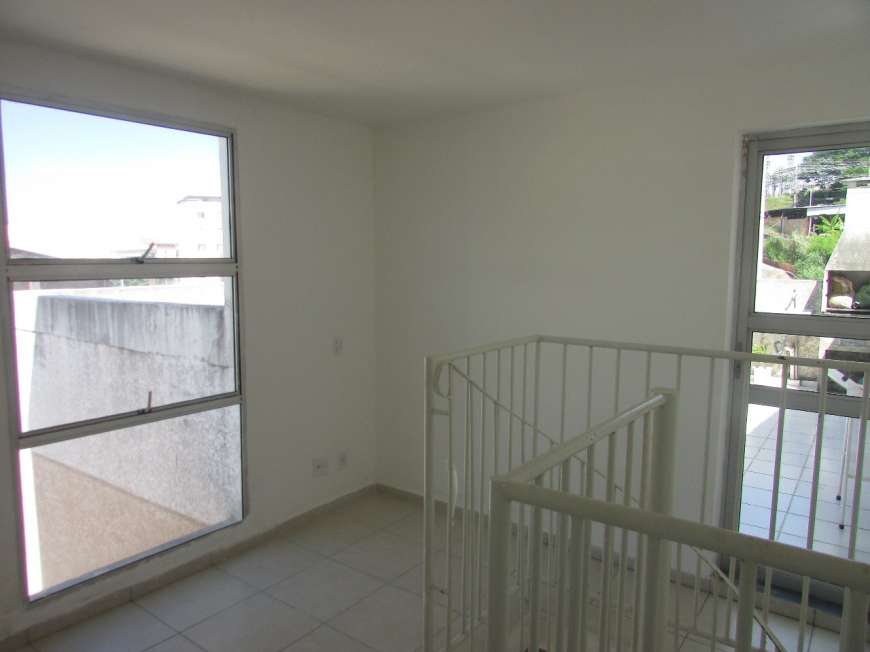 Cobertura com 2 Quartos para Alugar, 95 m² por R$ 700/Mês Camargos, Belo Horizonte - MG