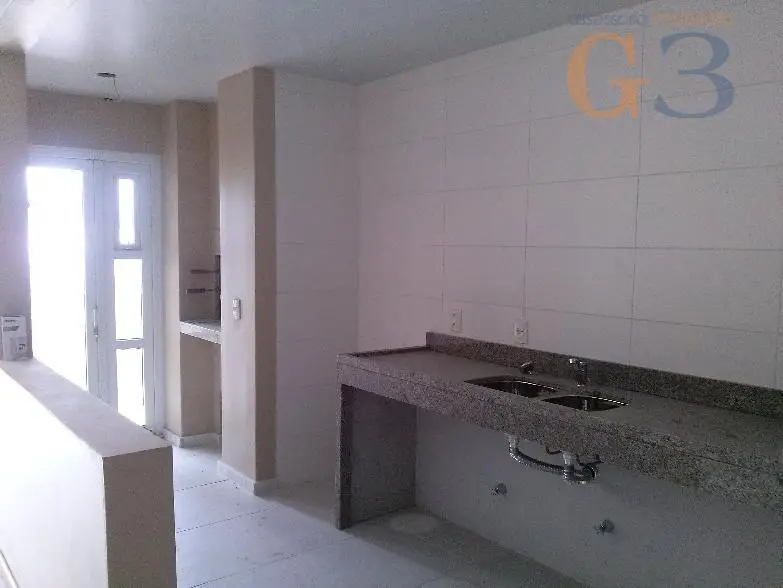 Apartamento com 3 Quartos para Alugar por R$ 2.000/Mês Centro, Pelotas - RS
