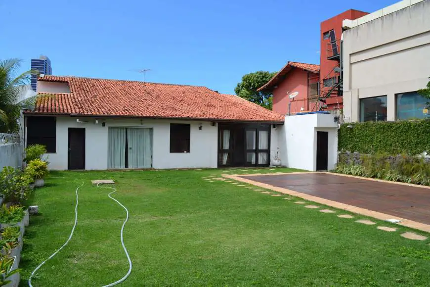 Casa com 4 Quartos para Alugar, 1113 m² por R$ 16.000/Mês Alameda das Espatódeas, 100 - Caminho Das Árvores, Salvador - BA