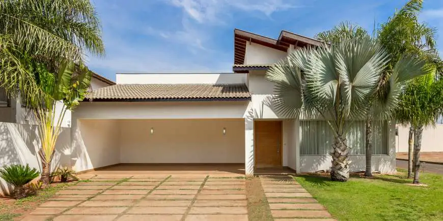 Casa com 3 Quartos para Alugar, 240 m² por R$ 4.000/Mês Rua Carlos Corrêa da Costa, 10 - Jardim dos Ipês, Três Lagoas - MS