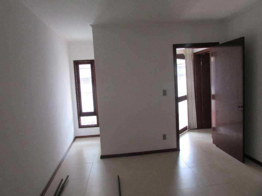 Apartamento com 1 Quarto para Alugar, 60 m² por R$ 700/Mês Panazzolo, Caxias do Sul - RS