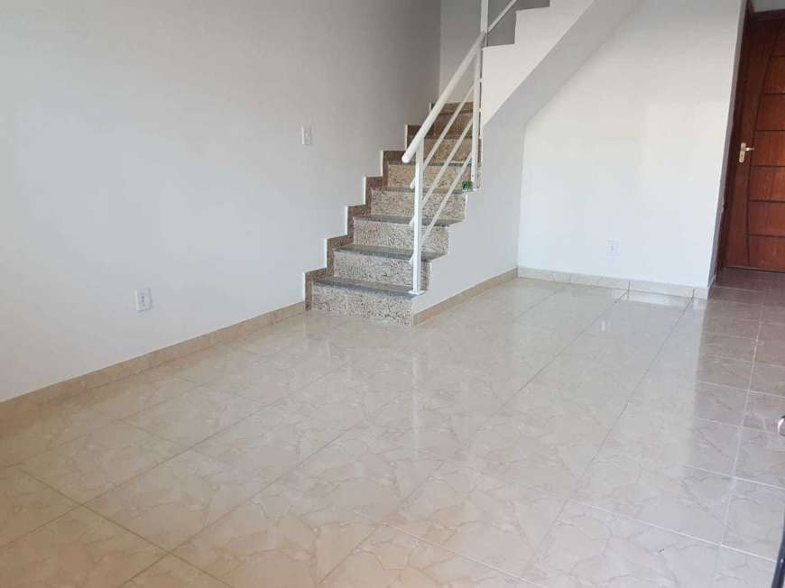 Casa com 2 Quartos à Venda, 65 m² por R$ 190.000 Rua Ana Peixoto, 350 - Jacutinga, Mesquita - RJ