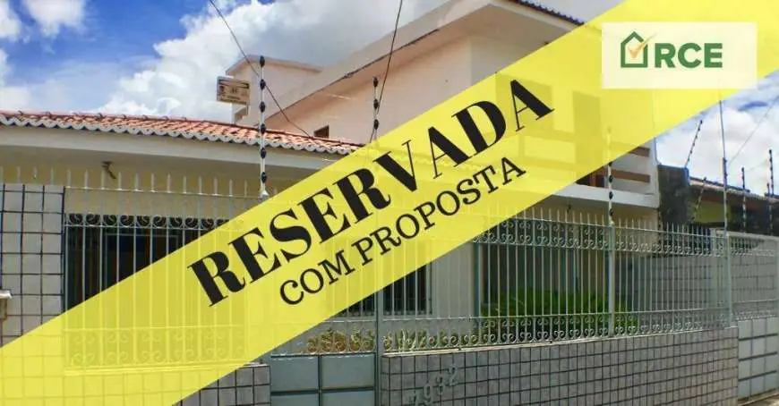 Casa com 4 Quartos à Venda, 276 m² por R$ 249.000 Rua Cumaru, 7932 - Pitimbu, Natal - RN