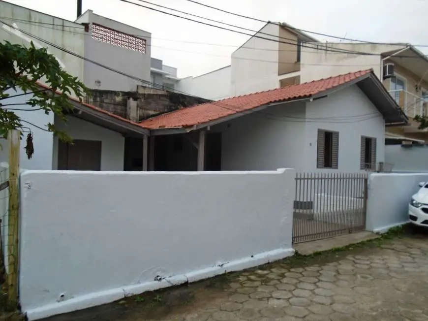 Casa com 2 Quartos para Alugar, 82 m² por R$ 1.300/Mês Trindade, Florianópolis - SC