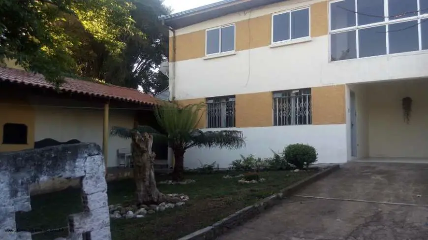 Sobrado com 2 Quartos para Alugar, 88 m² por R$ 1.300/Mês Rua Leon Nicolas, 566 - Capão Raso, Curitiba - PR