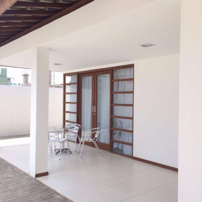 Casa com 5 Quartos para Alugar, 320 m² por R$ 5.000/Mês Ponta De Campina, Cabedelo - PB