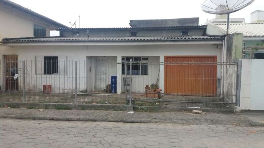 Casa com 5 Quartos à Venda, 176 m² por R$ 850.000 Avenida Rio Grande, 1560 - Rio Grande, Palhoça - SC