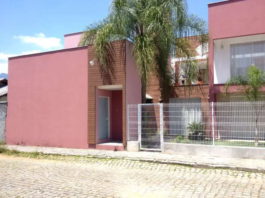 Casa com 4 Quartos à Venda por R$ 800.000 Vila Lenzi, Jaraguá do Sul - SC