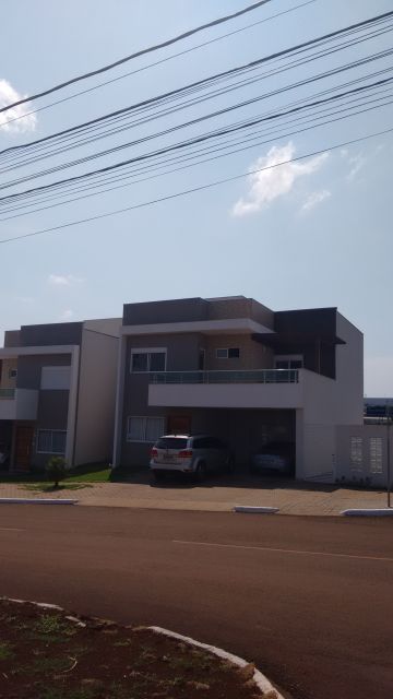 Casa de Condomínio com 3 Quartos à Venda por R$ 895.000 Rua Estanislau Chervinski - Cataratas, Cascavel - PR
