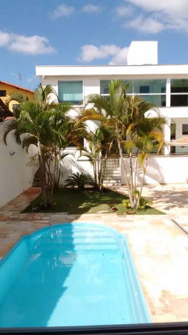 Casa com 4 Quartos para Alugar, 360 m² por R$ 5.000/Mês Rua Adílson Paulo de Souza - São João Batista, Belo Horizonte - MG
