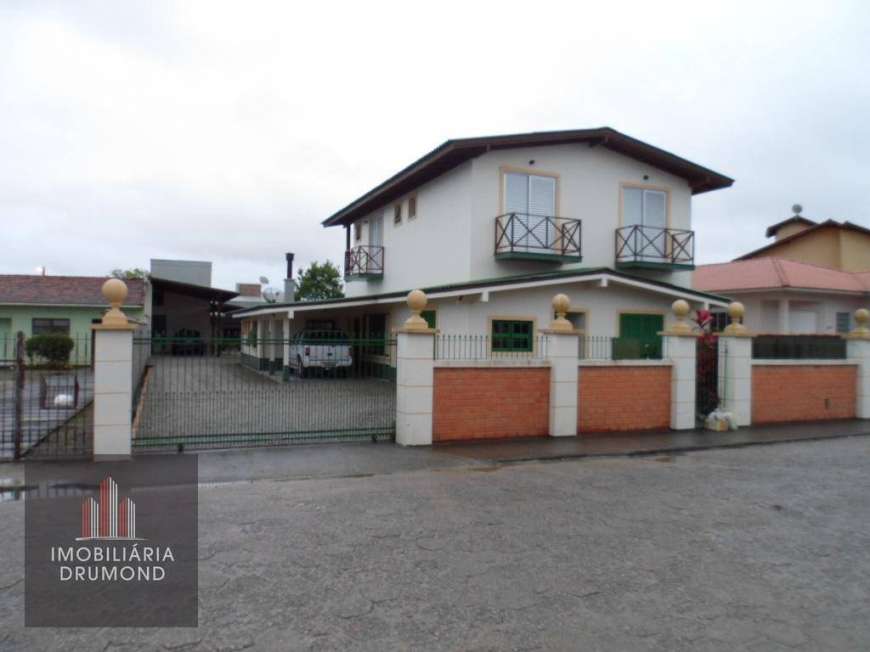 Casa com 5 Quartos à Venda, 389 m² por R$ 795.000 Rua João Guilherme dos Santos - Rio Grande, Palhoça - SC