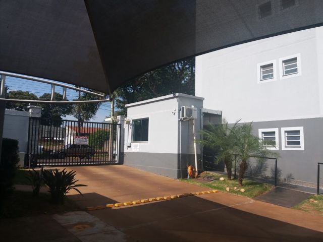 Apartamento com 3 Quartos à Venda, 60 m² por R$ 210.000 Avenida Londrina - Zona 08, Maringá - PR