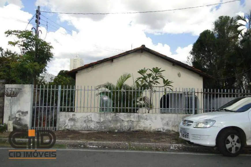 Casa com 3 Quartos à Venda, 169 m² por R$ 380.000 Rua Rui Barbosa, 827 - Goiabeiras, Cuiabá - MT
