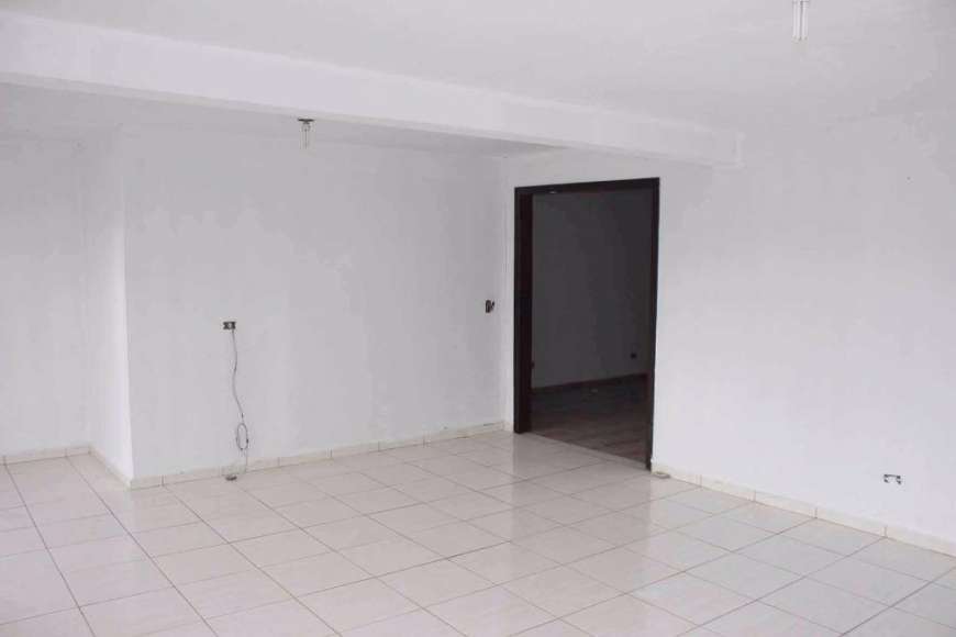 Sobrado com 3 Quartos para Alugar, 200 m² por R$ 2.000/Mês Avenida Maringá - Atuba, Pinhais - PR