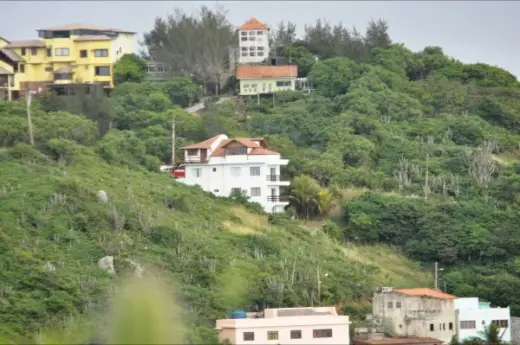 Casa com 9 Quartos à Venda por R$ 1.900.000 Pontal do Atalaia, Arraial do Cabo - RJ