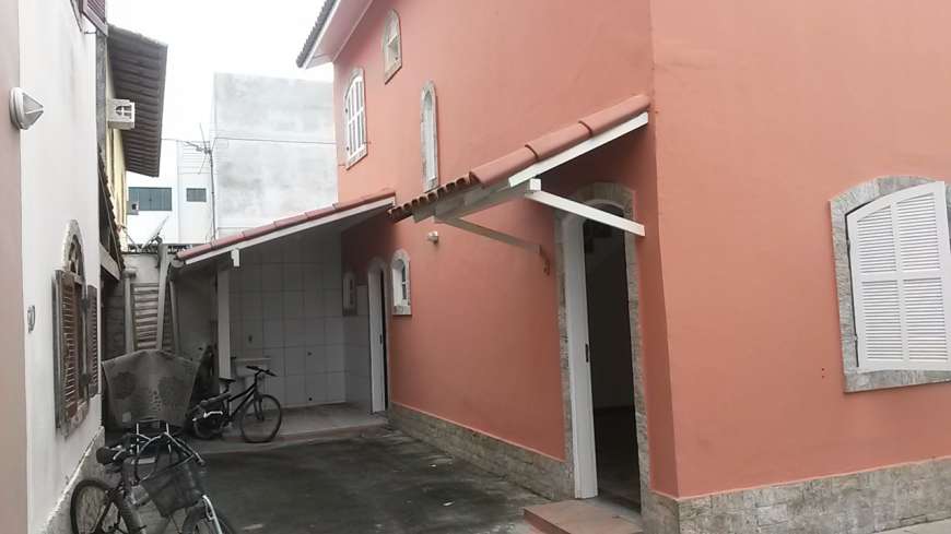 Casa de Condomínio com 2 Quartos para Alugar, 70 m² por R$ 1.000/Mês Rua Secretario Rubens Falcão, 80 - Visconde de Araujo, Macaé - RJ
