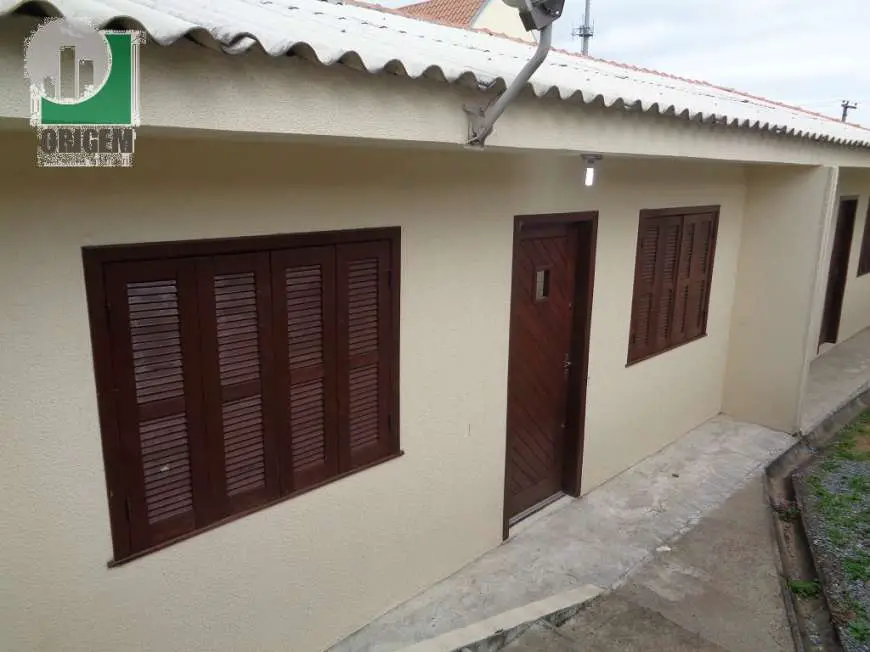 Casa com 2 Quartos para Alugar, 48 m² por R$ 700/Mês Uberaba, Curitiba - PR