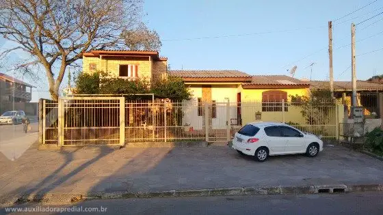 Casa com 3 Quartos à Venda, 200 m² por R$ 350.000 Avenida Maringá, 676 - Maringa, Alvorada - RS