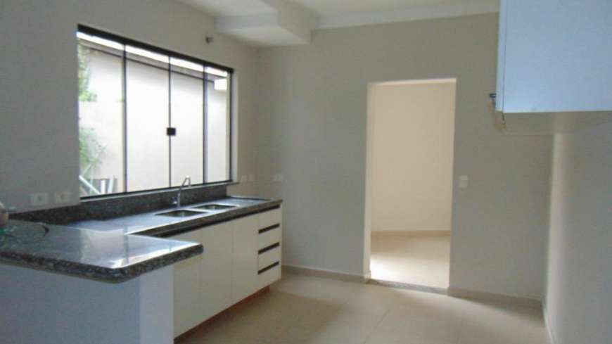 Casa com 2 Quartos para Alugar, 190 m² por R$ 2.100/Mês Rua Victor Meirelles - Country, Cascavel - PR