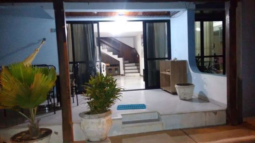 Casa de Condomínio com 3 Quartos para Alugar, 118 m² por R$ 400/Dia Rua Aristóteles da Costa Leal, 140 - Piatã, Salvador - BA