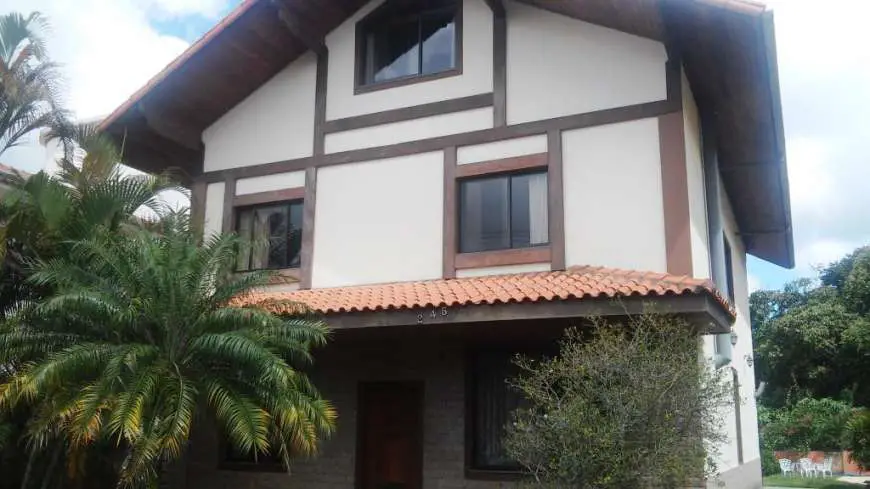 Casa com 4 Quartos à Venda por R$ 1.100.000 Portal da Torre, Juiz de Fora - MG