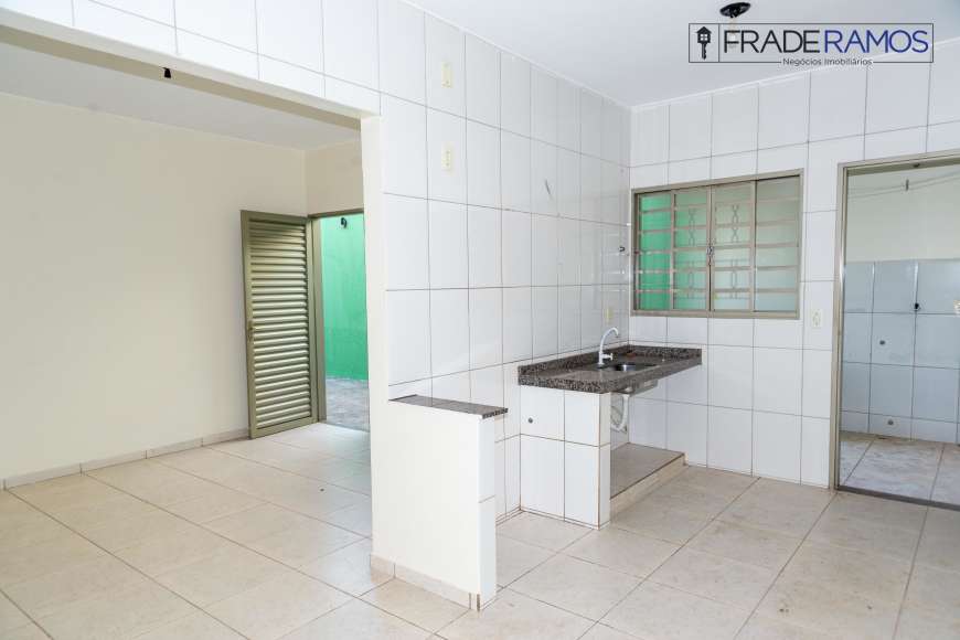 Casa de Condomínio com 2 Quartos para Alugar, 60 m² por R$ 650/Mês Rua Porto Alegre, 111 - Jardim Petrópolis, Goiânia - GO