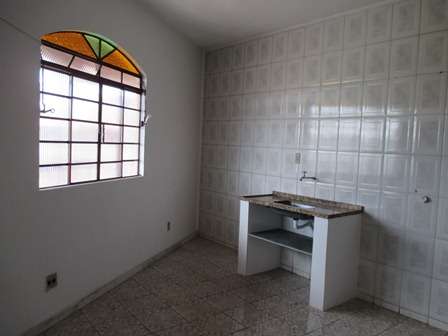 Casa com 1 Quarto para Alugar, 45 m² por R$ 600/Mês Rua Samaritana - Jardim Balneário, Contagem - MG