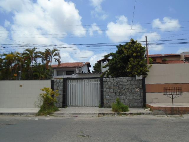 Casa com 3 Quartos à Venda, 200 m² por R$ 450.000 Rua João Regino - Parque Manibura, Fortaleza - CE
