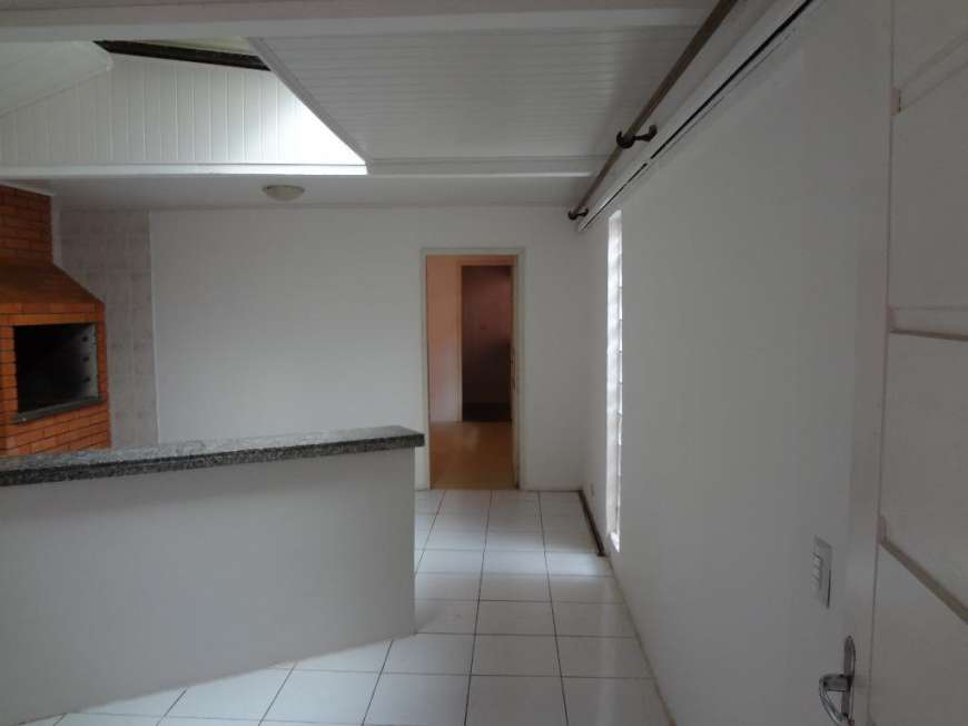 Casa de Condomínio com 2 Quartos para Alugar, 65 m² por R$ 880/Mês Rua Portugal - São Francisco, Curitiba - PR