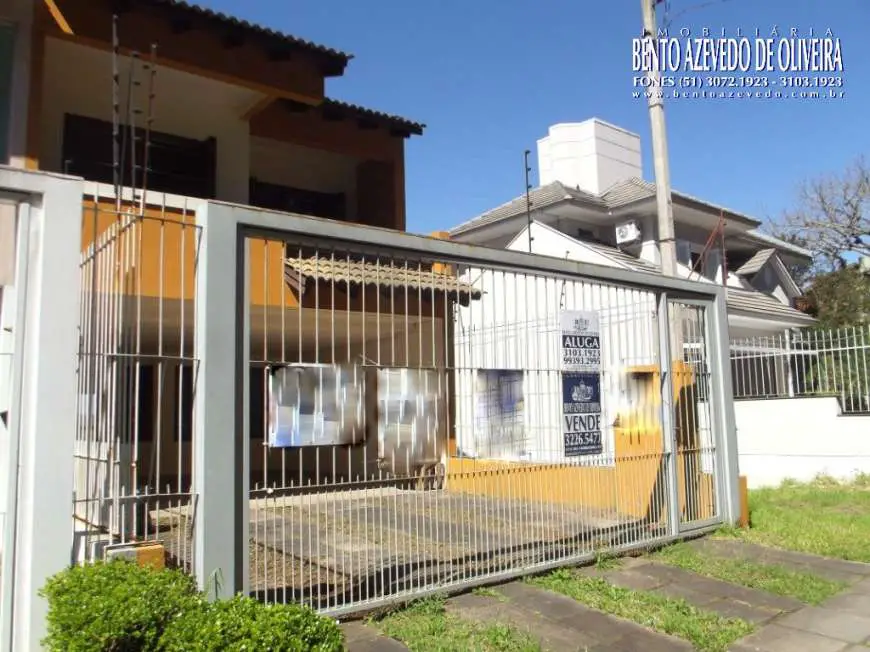 Casa com 3 Quartos para Alugar por R$ 2.800/Mês Ipanema, Porto Alegre - RS