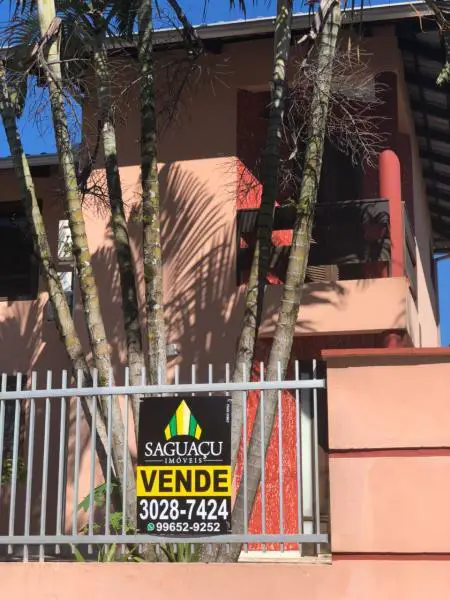 Casa com 3 Quartos à Venda, 250 m² por R$ 699.000 Saguaçú, Joinville - SC