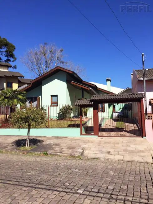 Casa com 3 Quartos à Venda, 132 m² por R$ 905.000 Rua João Spada, 204 - Sagrada Família, Caxias do Sul - RS