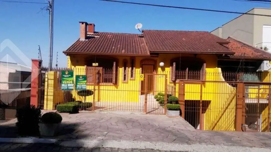 Casa com 3 Quartos à Venda, 260 m² por R$ 498.000 Rua Altino Veríssimo da Rosa, 1570 - Colina Sorriso, Caxias do Sul - RS