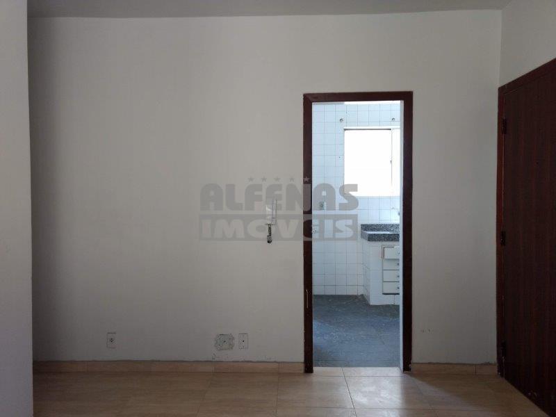 Cobertura com 3 Quartos para Alugar, 150 m² por R$ 900/Mês Rua Iguato - Novo Eldorado, Contagem - MG