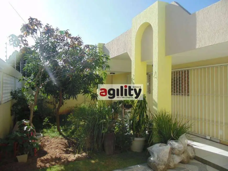 Casa com 3 Quartos à Venda, 184 m² por R$ 365.000 Rua Ponta da Gamboa - Ponta Negra, Natal - RN