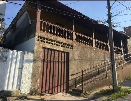 Casa com 3 Quartos à Venda, 154 m² por R$ 350.000 Rua Renato Pereira, 184 - Califórnia, Belo Horizonte - MG